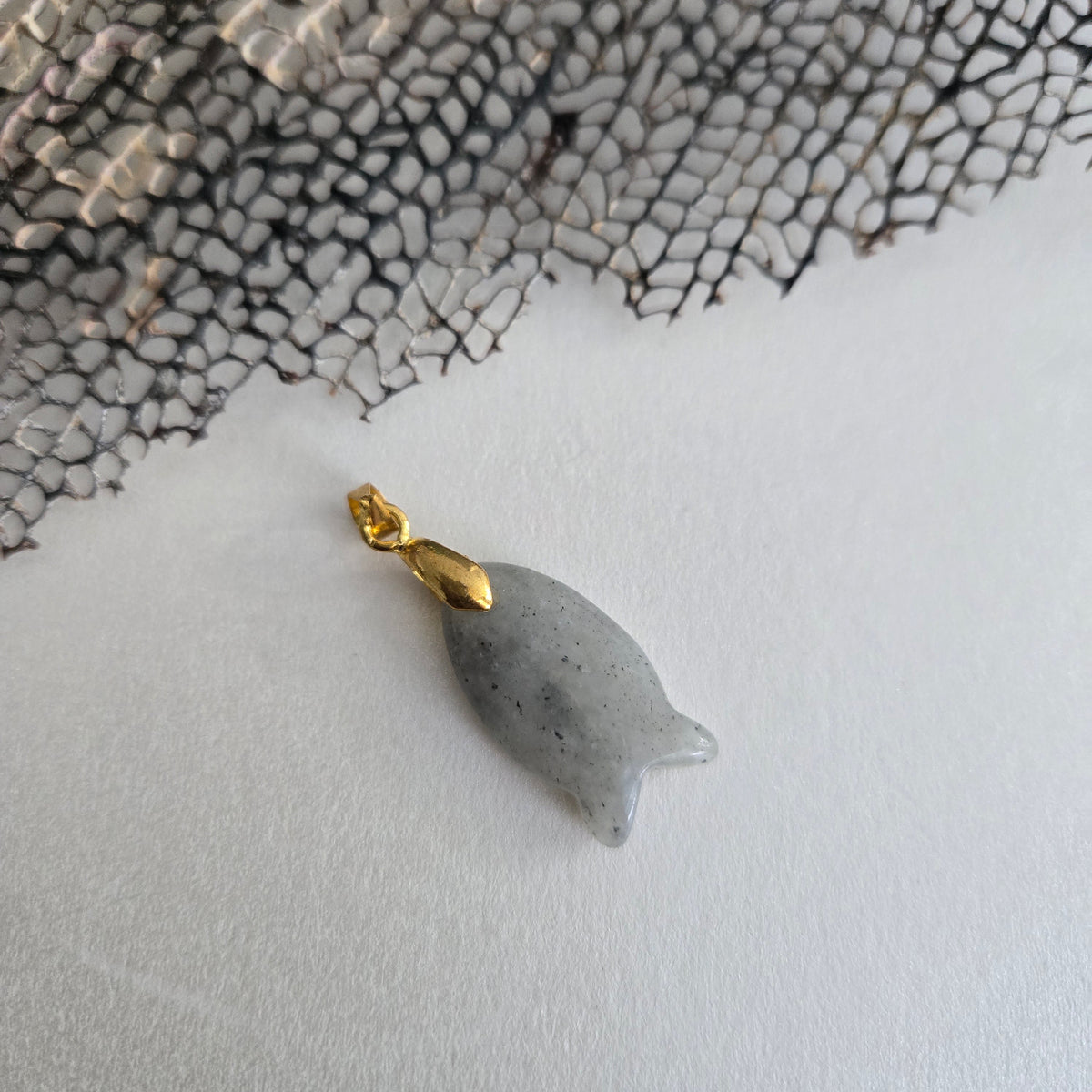Charm Pez Piedra Natural